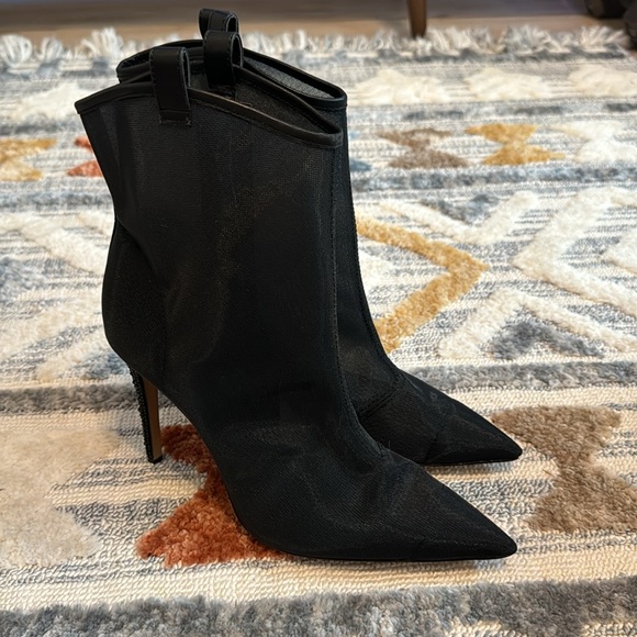 Karl Lagerfeld Shoes - KARL LAGERFELD PARIS Clea Pointed-Toe Pull-On Booties NWOT!